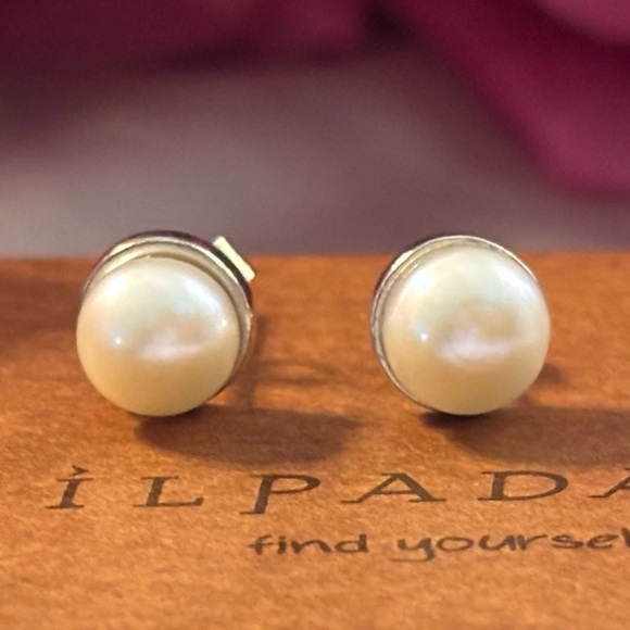Silpada Pearl ‘SIMPLY THE BEST’ Sterling Silver Earrings P2403 - Picture 2 of 15